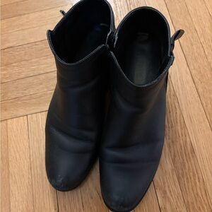 bussola Black Leather Ankle Boots